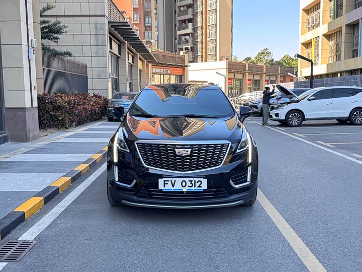 Фото 2 - Cadillac XT5