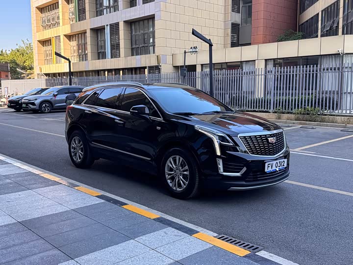 Фото 3 - Cadillac XT5