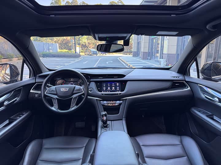 Фото 7 - Cadillac XT5
