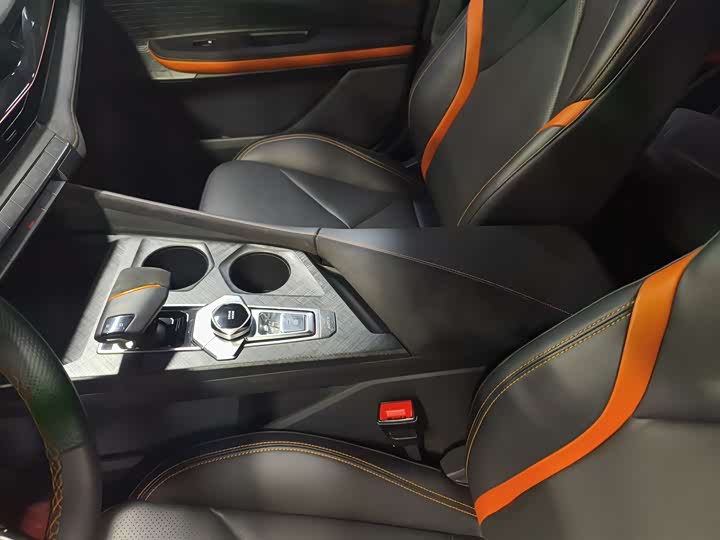 Фото 4 - Changan UNI-V