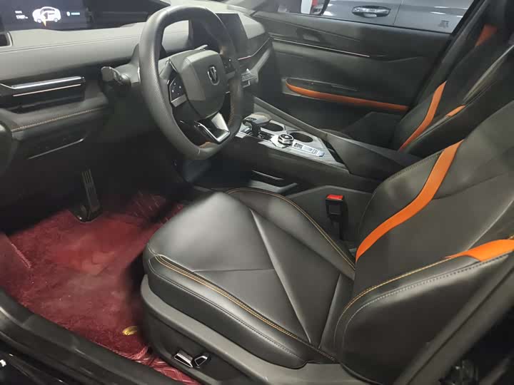 Фото 6 - Changan UNI-V