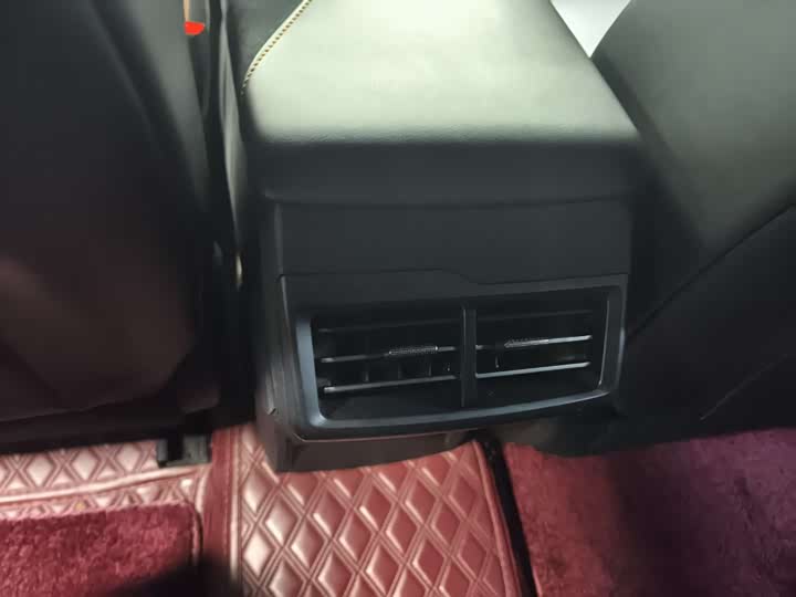 Фото 9 - Changan UNI-V