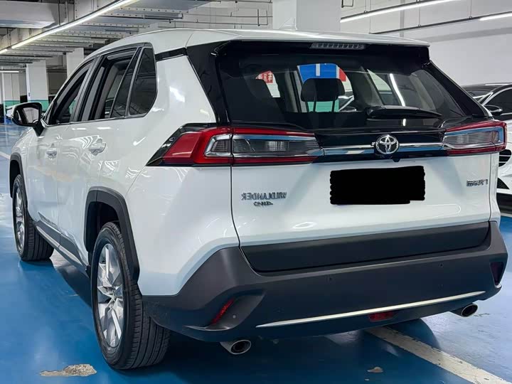 Фото 9 - Toyota Wildlander