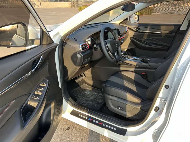 Фото 8 - Changan Oshan X5