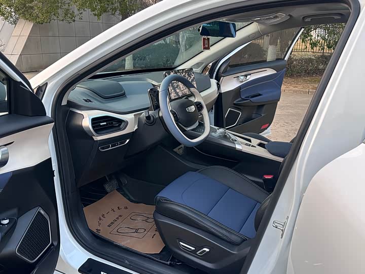 Фото 4 - Geely Geometry A