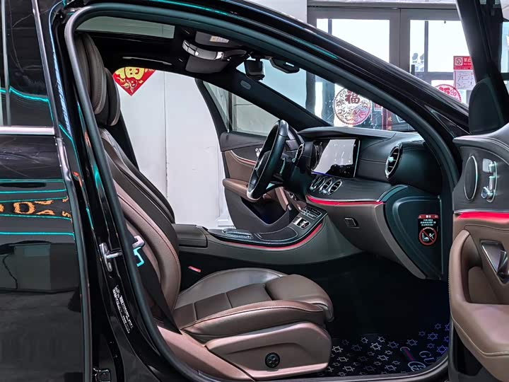 Фото 6 - Mercedes-Benz E-Class