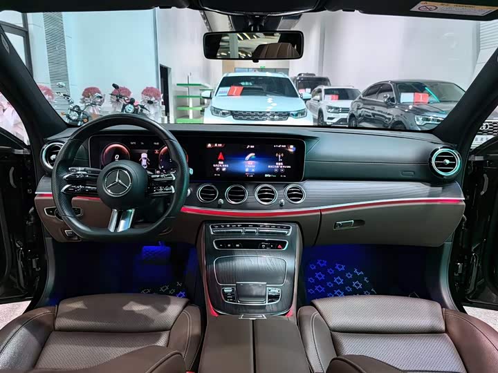 Фото 9 - Mercedes-Benz E-Class