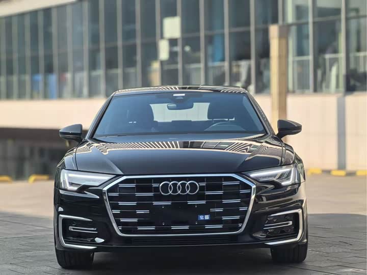 Фото 2 - Audi A6L