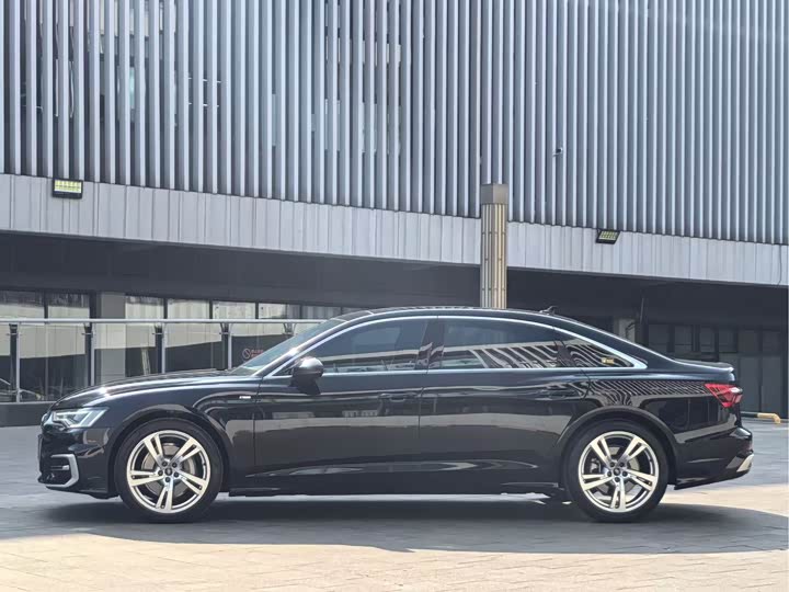 Фото 3 - Audi A6L