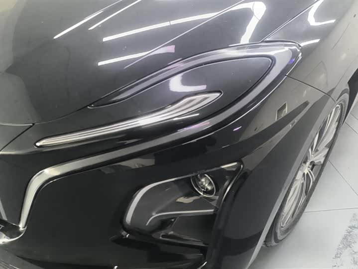 Фото 5 - Hongqi E-QM5