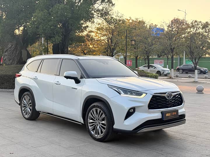 Фото 3 - Toyota Highlander