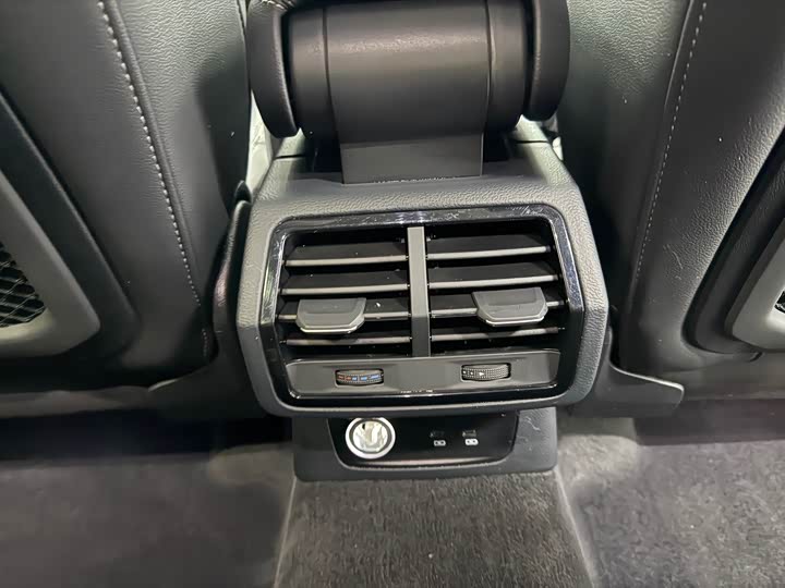 Фото 8 - Audi Q3