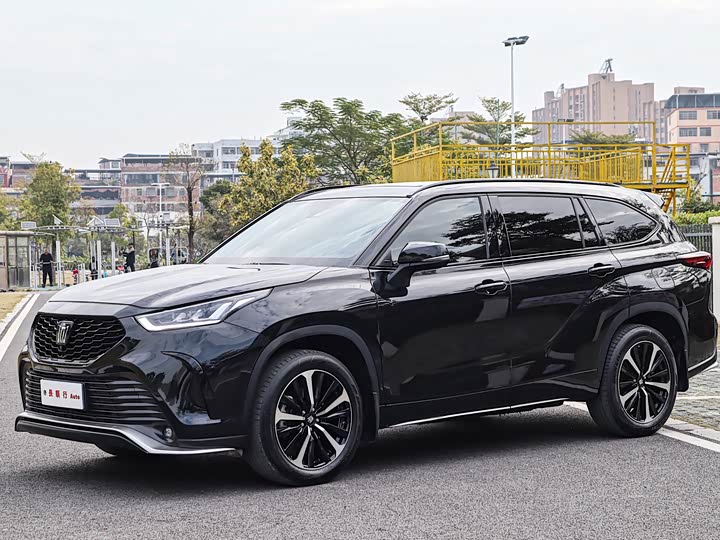 Фото 3 - Toyota Crown Kluger