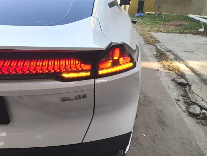 Фото 8 - Changan Deepal SL03