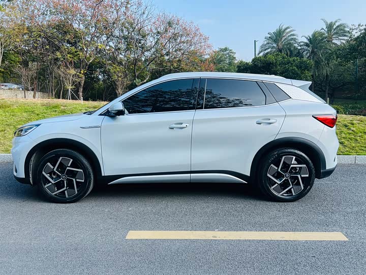 Фото 4 - BYD Yuan Plus