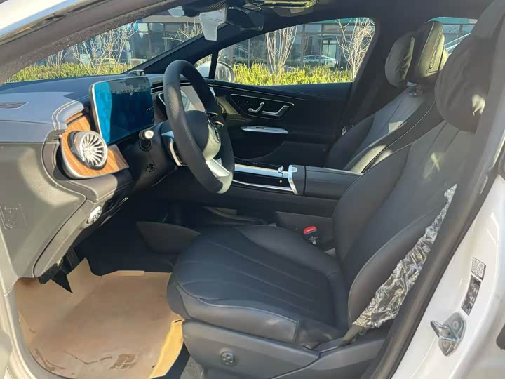 Фото 4 - Mercedes-Benz EQE