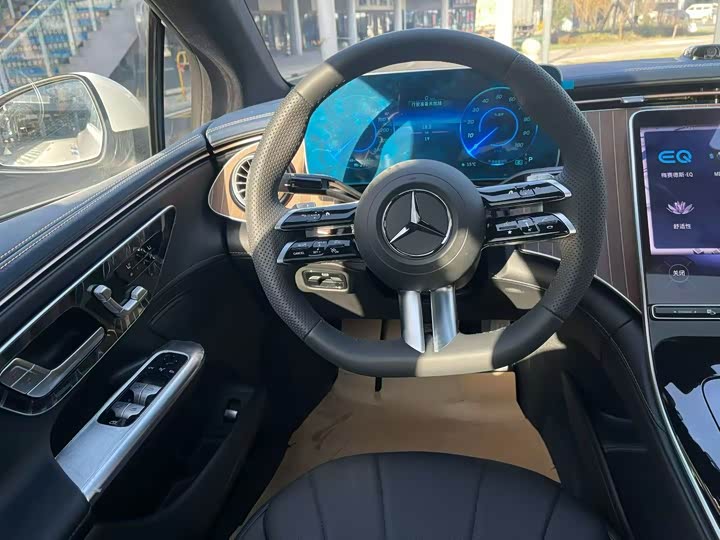 Фото 6 - Mercedes-Benz EQE