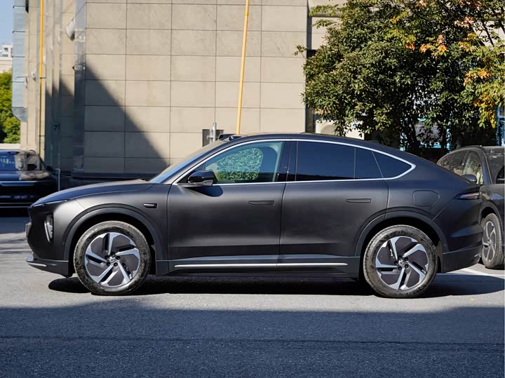 Фото 3 - Nio EC6