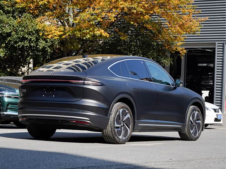 Фото 4 - Nio EC6