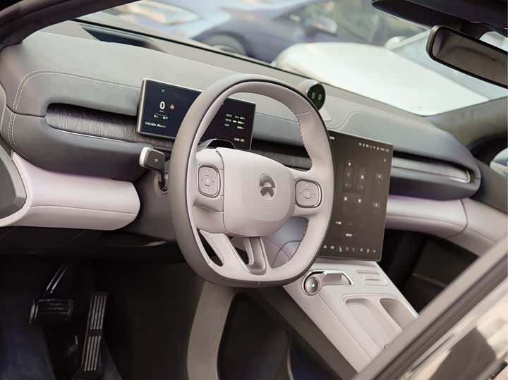 Фото 9 - Nio EC6