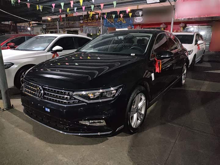 Фото 2 - Volkswagen Magotan