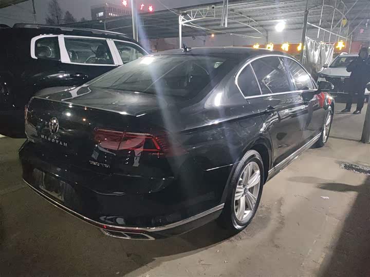 Фото 7 - Volkswagen Magotan