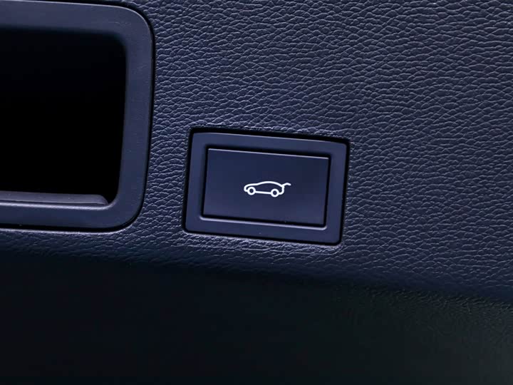 Фото 8 - XPeng Mona M03