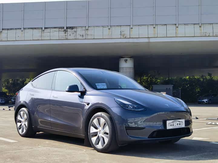 Фото 3 - Tesla Model Y