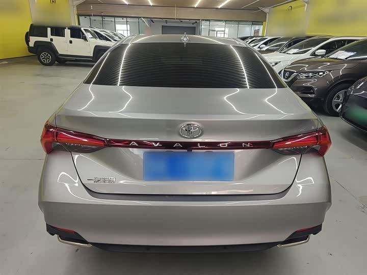 Фото 6 - Toyota Avalon