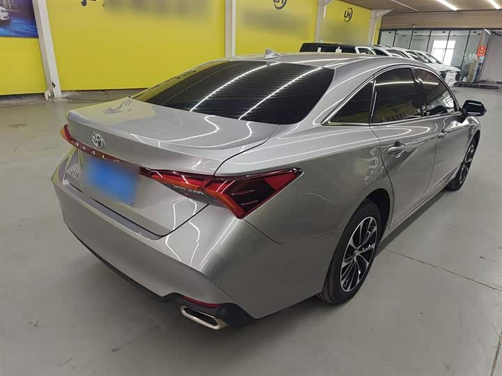 Фото 7 - Toyota Avalon