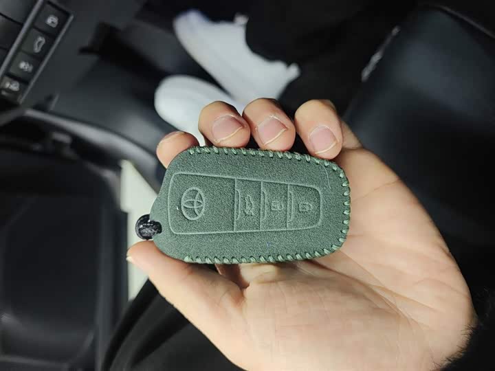 Фото 9 - Toyota Avalon