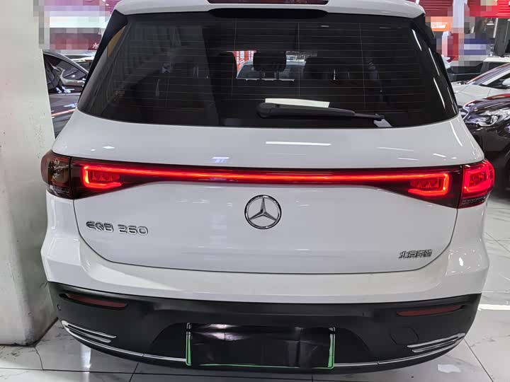 Фото 5 - Mercedes-Benz EQB