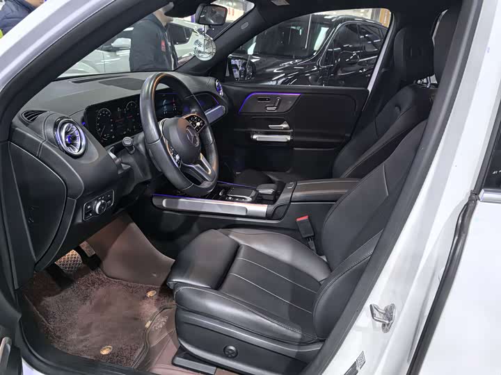 Фото 7 - Mercedes-Benz EQB