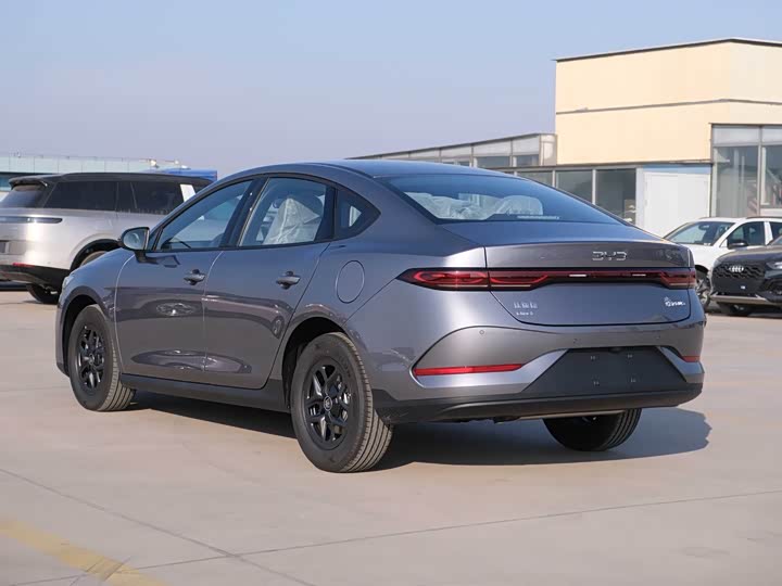 Фото 4 - BYD Qin Plus