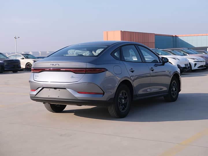 Фото 6 - BYD Qin Plus