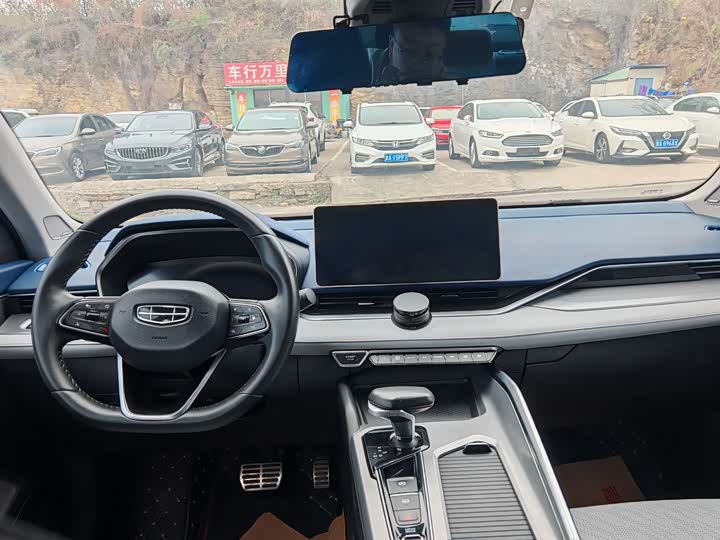 Фото 6 - Geely Preface