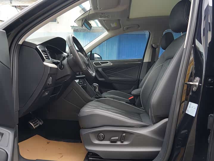 Фото 4 - Volkswagen Tiguan L Pro