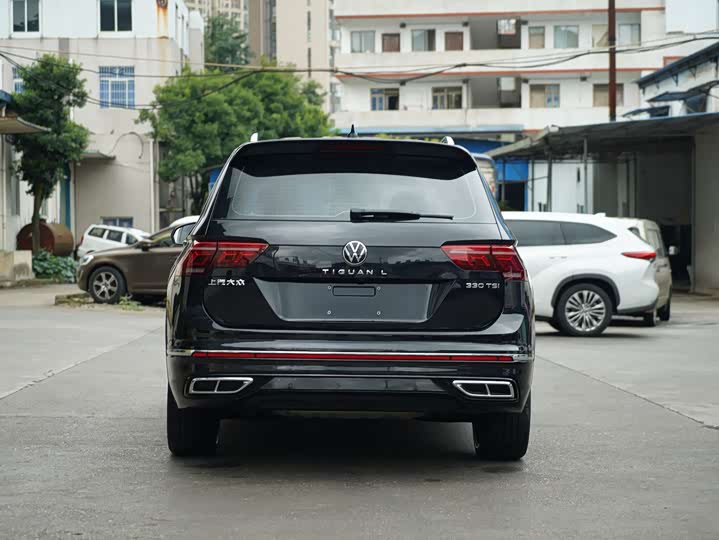 Фото 8 - Volkswagen Tiguan L Pro