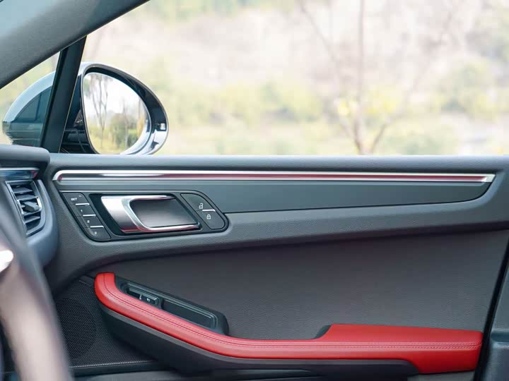 Фото 9 - Porsche Macan