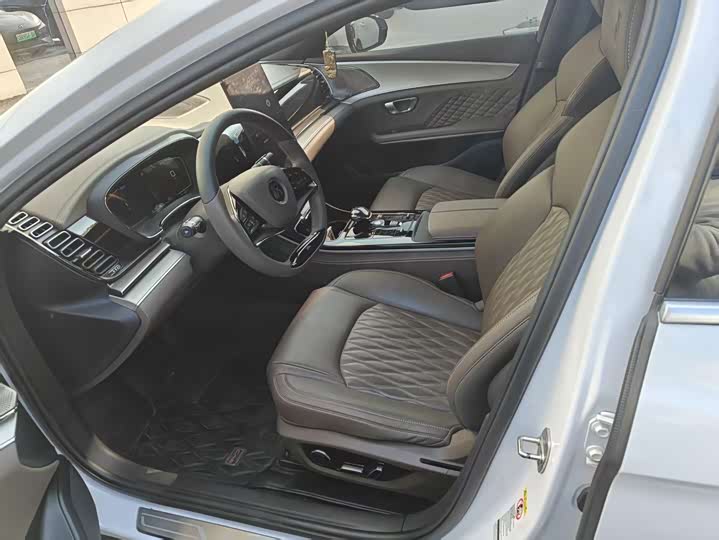 Фото 3 - BYD Han