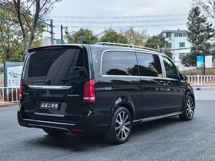 Фото 4 - Mercedes-Benz V-Class