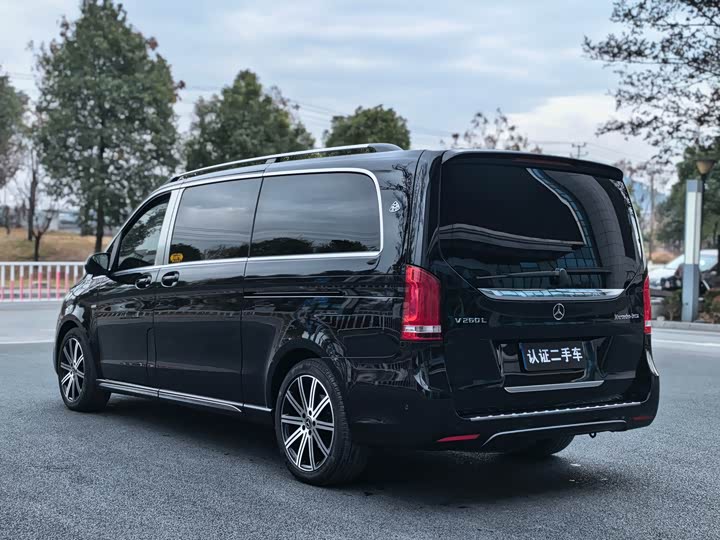 Фото 6 - Mercedes-Benz V-Class