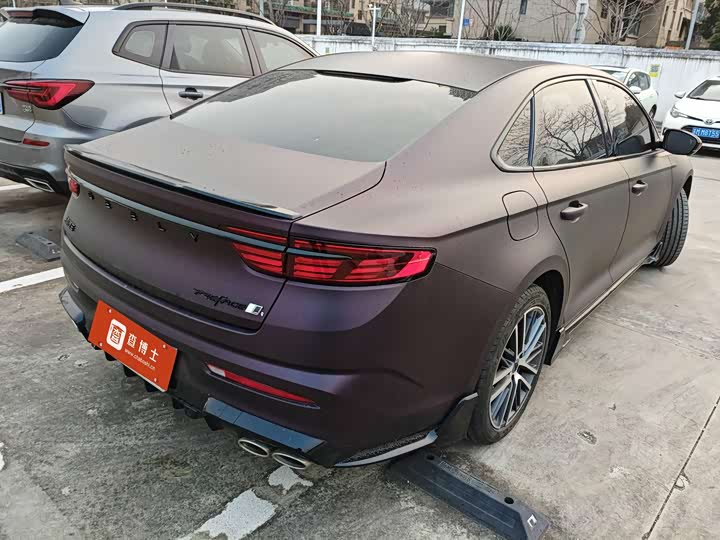 Фото 2 - Geely Preface