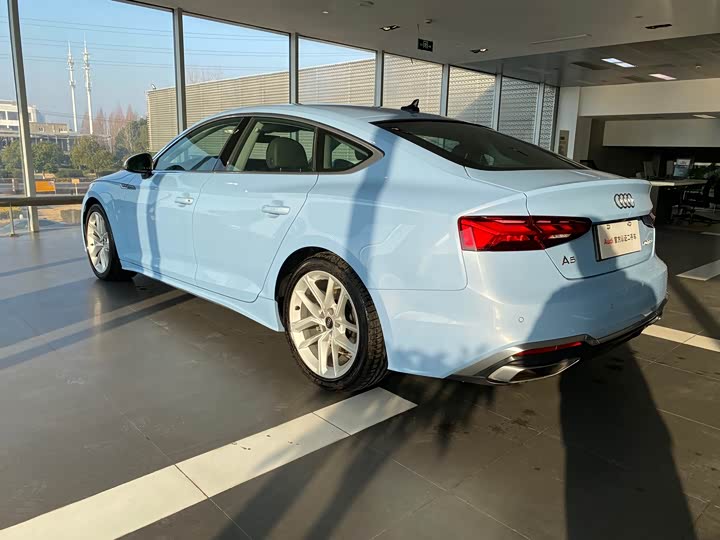 Фото 4 - Audi A5