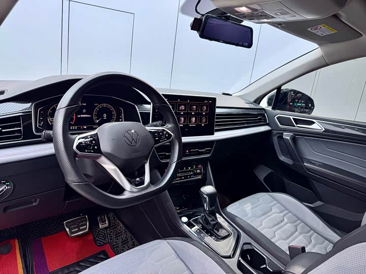 Фото 8 - Volkswagen Tiguan X