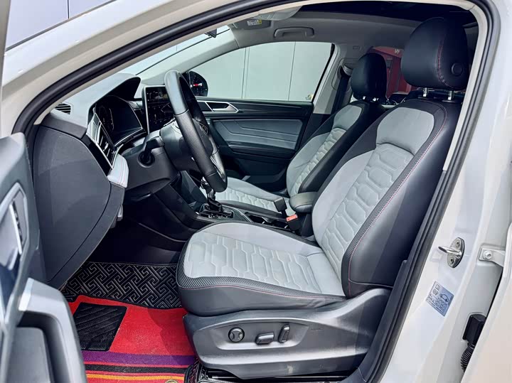 Фото 9 - Volkswagen Tiguan X