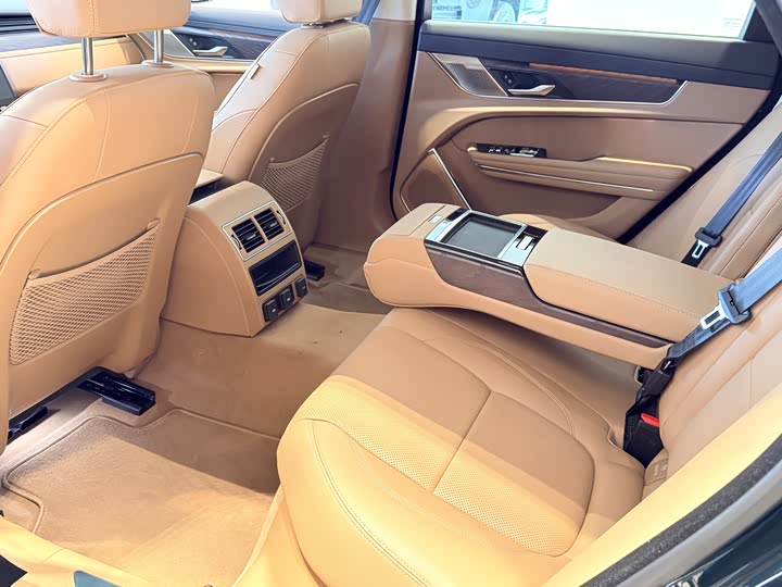 Фото 4 - Jaguar XF L