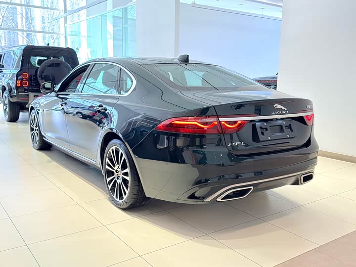 Фото 7 - Jaguar XF L