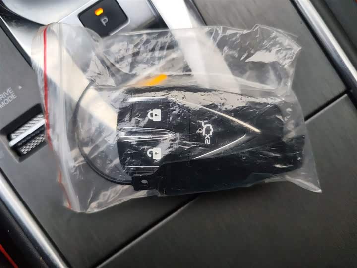 Фото 9 - Changan CS75