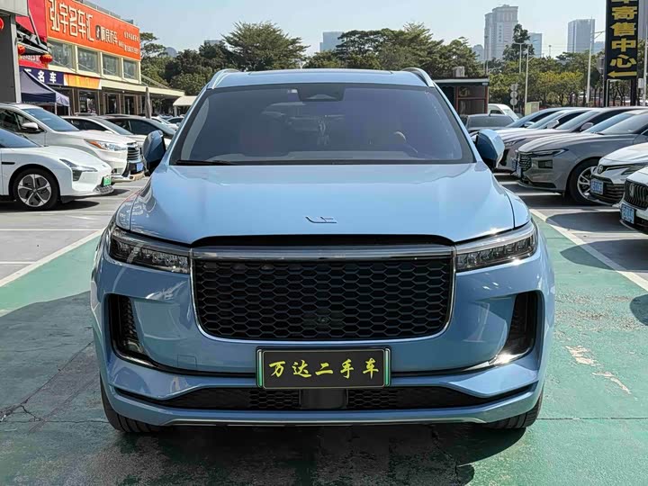 Фото 2 - LiXiang One